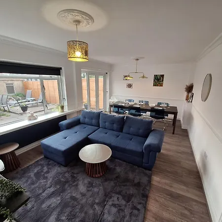 Newly Refurbished, G London & Kent Gateway