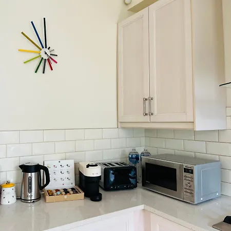 Bright 3br House In Holiday home *