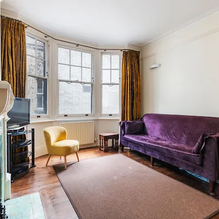 Spacious 1 Bed Holborn ロンドン