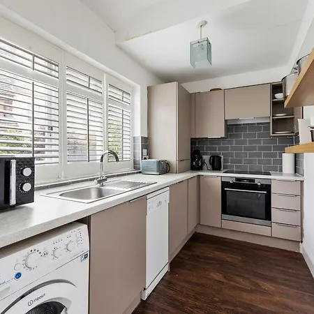 Comfy 2-bed Retreat In Hackney & Islington