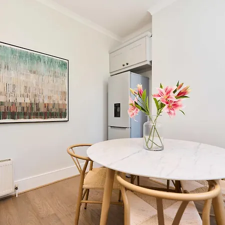 The Terrace Escape - 2-bed Flat In Battersea * London