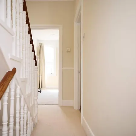 The Terrace Escape - 2-bed Flat In Battersea Apartment *