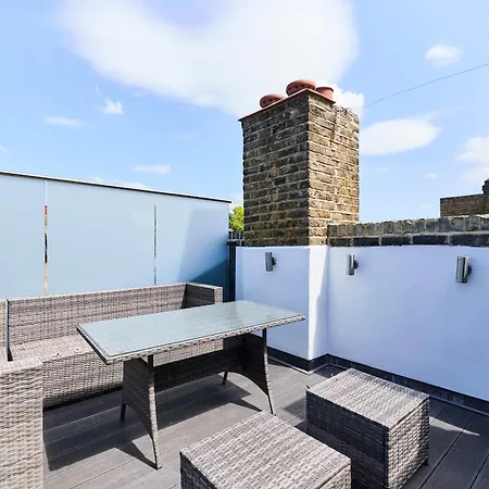 The Terrace Escape - 2-bed Flat In Battersea * London