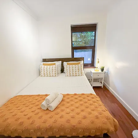 New 4-bed, 3-bath With Balcony And Free Parking In Crouch End Near Alexandra Palace Apartment *