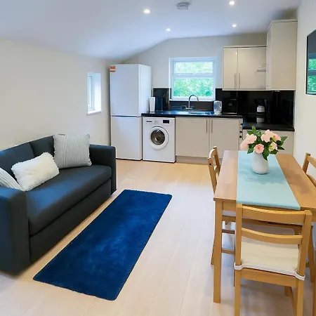 Apartment Inviting 2-bed Flat - Near Finsbury Park *