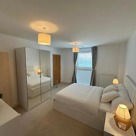 High Rise En-suite With Gym And Free Parking In Royal Docks Excel E16 Guest house