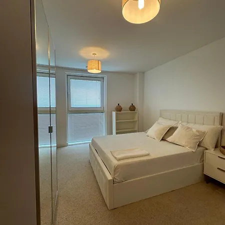 High Rise En-suite With Gym And Free Parking In Royal Docks Excel E16