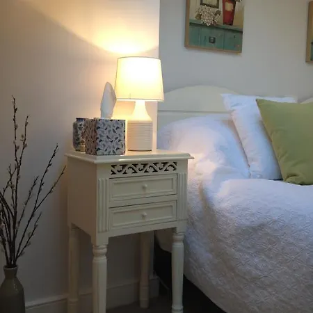 Teddington Bed & Breakfast *