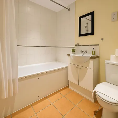 Wembley - Walk To Stadium, Arena & Designer Outlet Apartment *