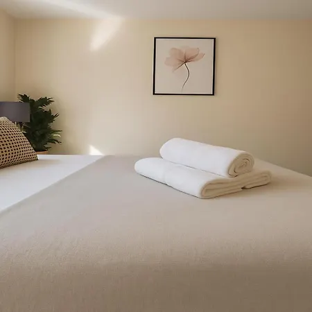Apartment Wembley - Walk To Stadium, Arena & Designer Outlet London
