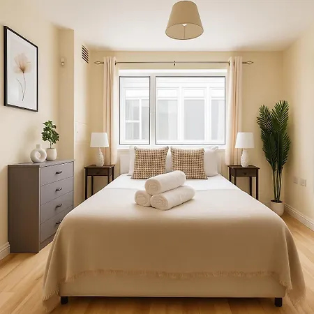 Apartment Wembley - Walk To Stadium, Arena & Designer Outlet London