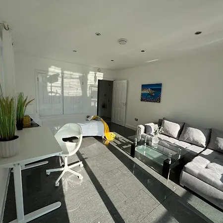 Luxurious Tower Bridge Flat