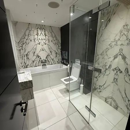 3 Bed 2 Bath Luxury In Kensington London