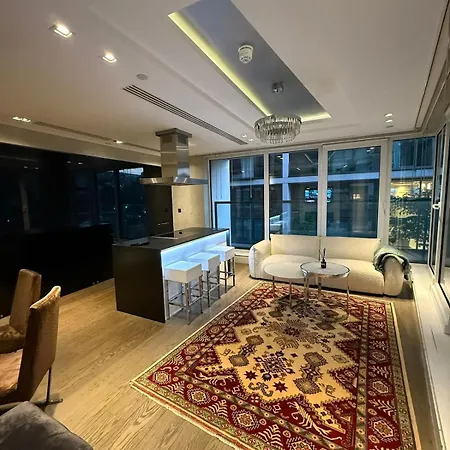 3 Bed 2 Bath Luxury In Kensington * London