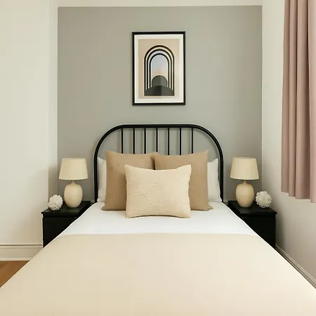 Apartment 2 Bed Apartment In Bow London