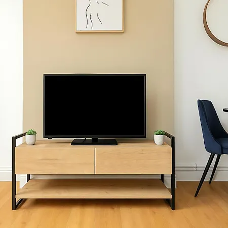 2 Bed Apartment In Bow London