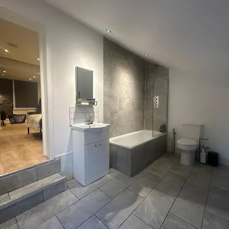 Apartment Sleek 1bd Retreat Near Heathrow & Elizabeth Line Cowley (Greater London)
