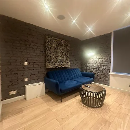 Sleek 1bd Retreat Near Heathrow & Elizabeth Line