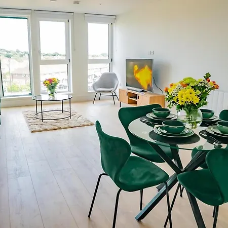 Apartment Luxury 2 Bedroom 2 Bathroom In Wimbledon New Malden