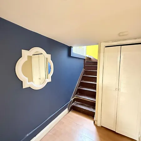 Apartment West Hampstead Hub! *