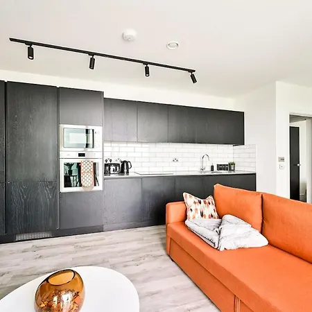 Contractor 1br, Long Stay, Fast Wifi, Near Tube * London