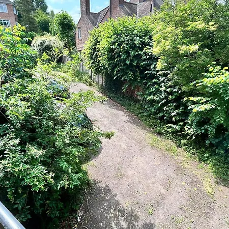 Apartment New 4-bed, 3-bath With Balcony And Free Parking In Crouch End Near Alexandra Palace London