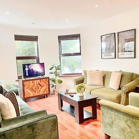 Apartment New 4-bed, 3-bath With Balcony And Free Parking In Crouch End Near Alexandra Palace