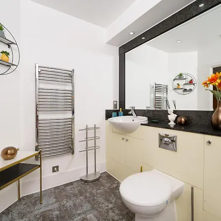Apartment St George Wharf