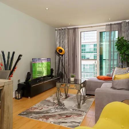 Apartment St George Wharf