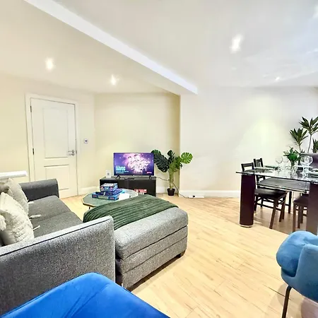 3 Bedroom With Private Terrace In Pimlico, Westminster, Victoria アパート