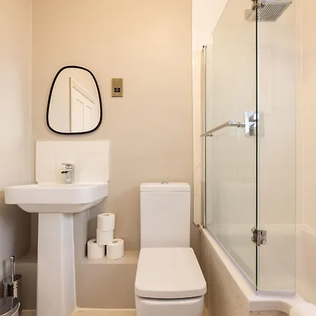 The Fulham Bolthole - Beckoning 2bdr Flat With Garden