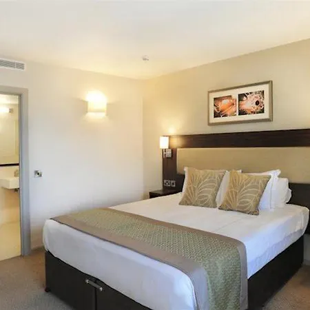 Hotel Heston Hyde 4*