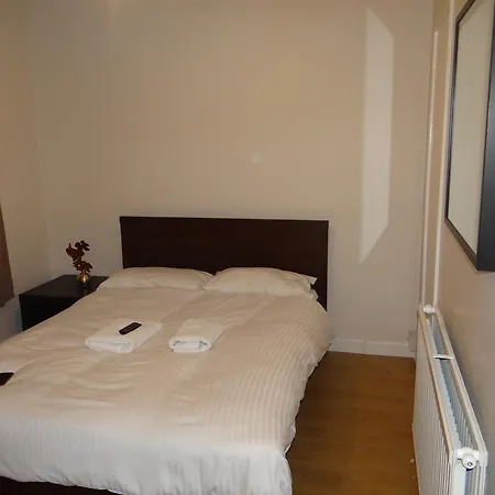Vallance Road House Гостевой дом Лондон