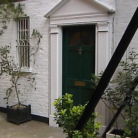 Kensington & Chelsea 2 Bed Zone 1 Aprt Apartment