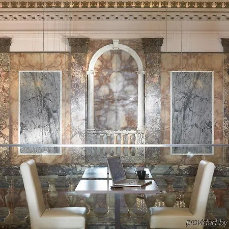 The Grand At Trafalgar Square Hotel 4*