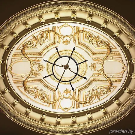 The Grand At Trafalgar Square 4*