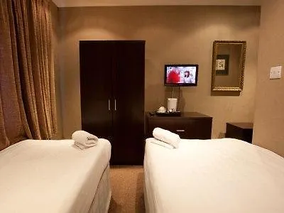 Hotel Banks 2*