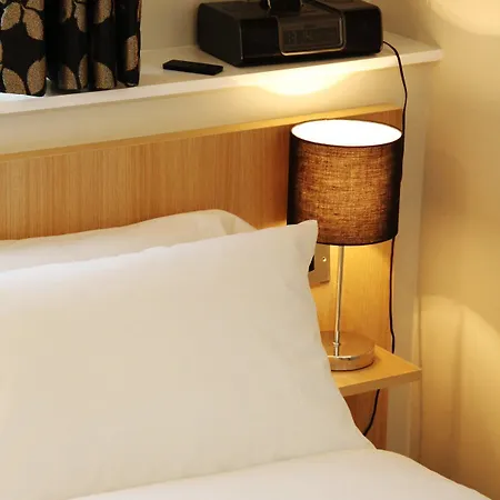 Oyo Lansdowne Szálloda 2*