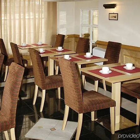 Royal Eagle Hotel 3*