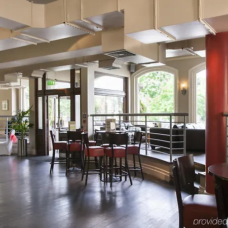 The Park 3* Teddington