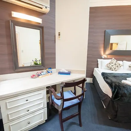 Knightsbridge 4*