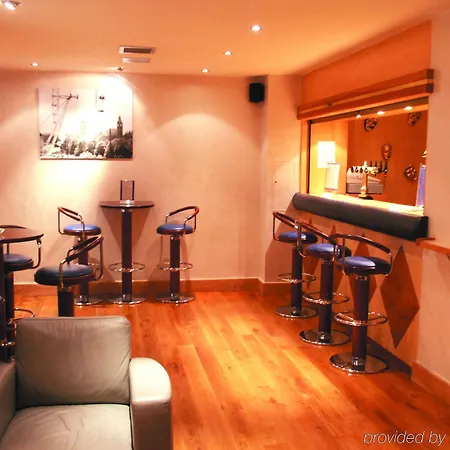 Hotel Norfolk Plaza 3*