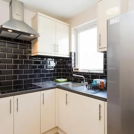 406 Harrow Guest house 2*