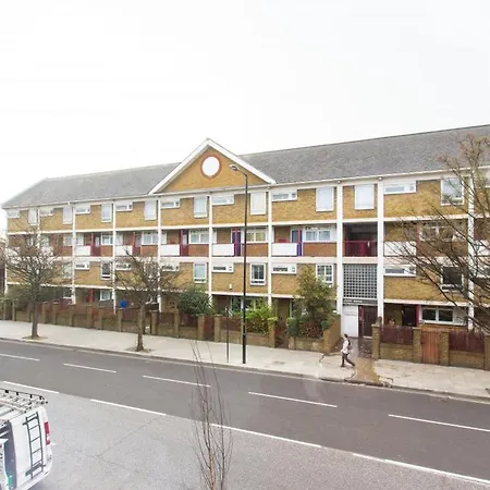 Guest house 406 Harrow 2*
