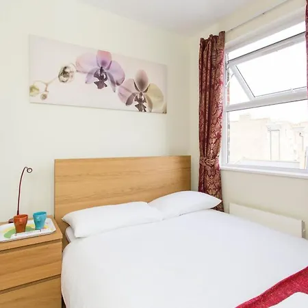 Guest house 406 Harrow 2*