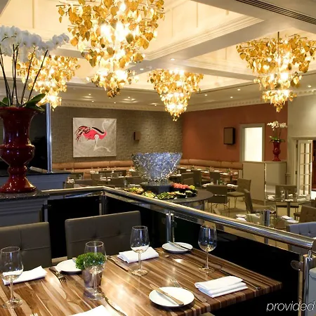 Radisson Blu Hotel, London Heathrow Szálloda 4*