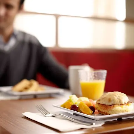 Отель Hyatt Place West London Hayes