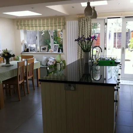 Bed & Breakfast Teddington