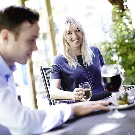 Novotel London Heathrow Airport M4 Jct. 4 Hotel 4*