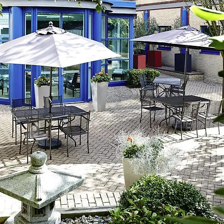 Novotel London Heathrow Airport M4 Jct. 4 Hotel Hillingdon